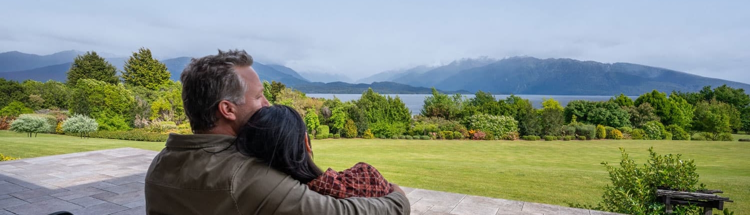 Enjoy the Lake and mountain views at High Leys Lodge Te Anau.