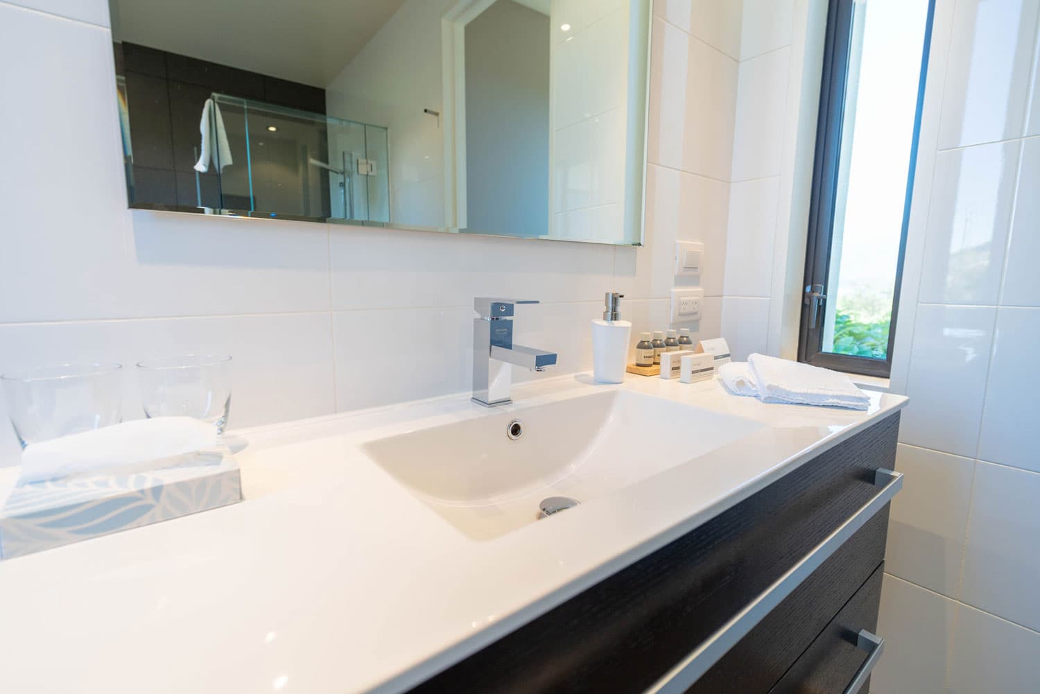 The modern, spacious and immaculate Luxmore Room private ensuite